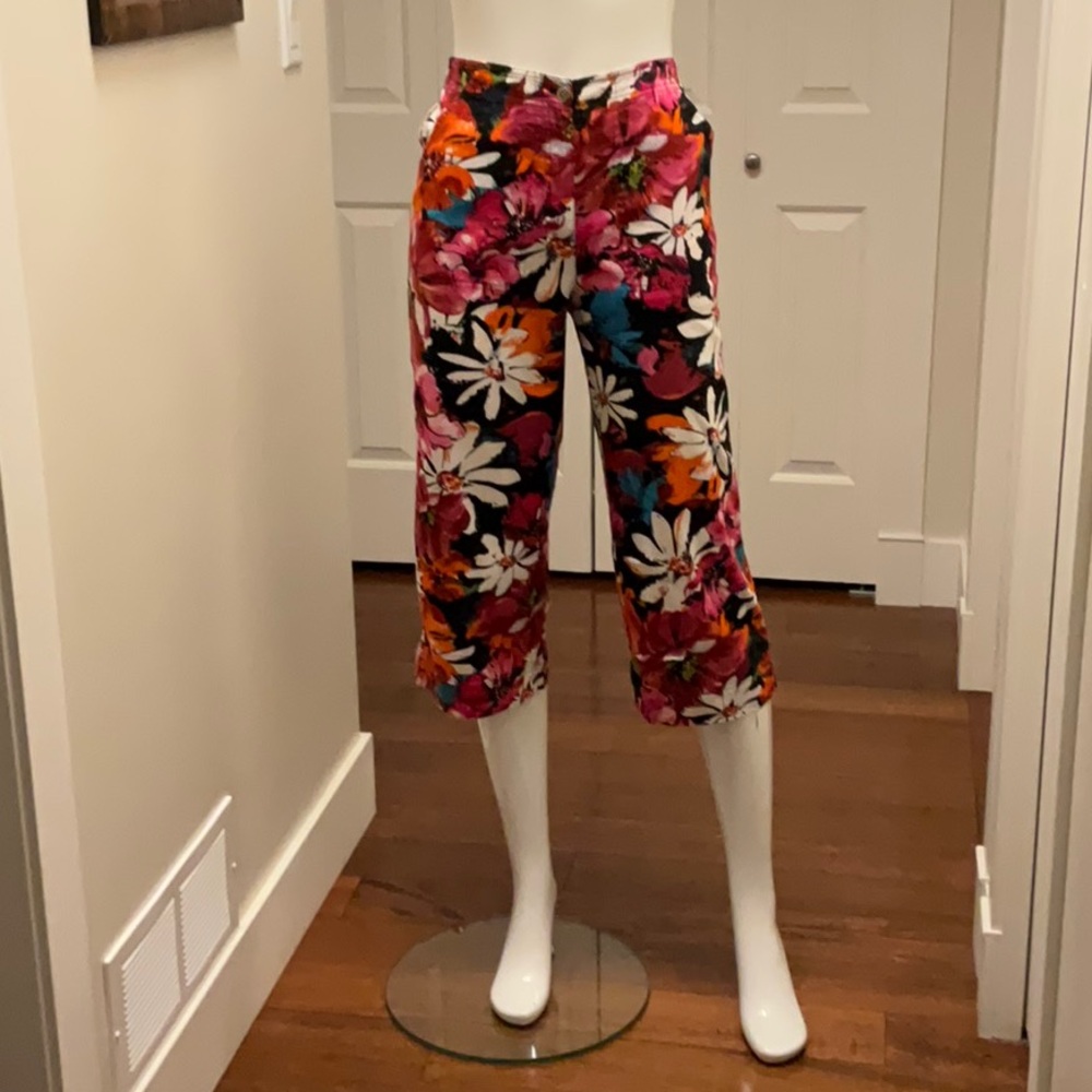 CHICO’S Women’s Floral Cropped Pants Size 4 (Chico’s 0)